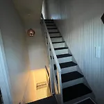 Charming Townhouse In Citycenter Townhouse - Free Parking * 오덴세