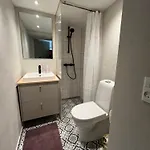 Charming Townhouse In Citycenter Townhouse - Free Parking * 오덴세