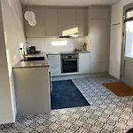 아파트 Charming Townhouse In Citycenter Townhouse - Free Parking