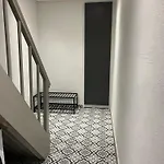 Charming Townhouse In Citycenter Townhouse - Free Parking * 오덴세