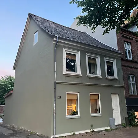 Charming Townhouse In Citycenter Townhouse - Free Parking *